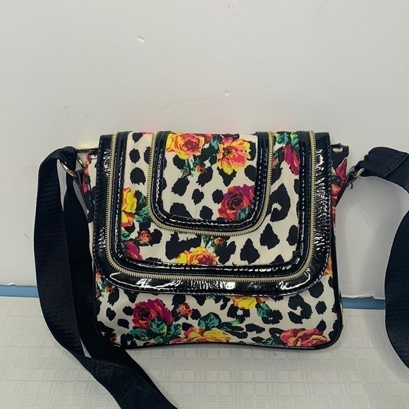 Betsey Johnson Handbags - Betsey Johnson crossbody in leopard spots and roses print